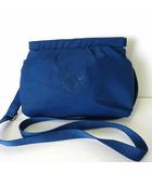 キプリング KIPLING ALZINA アルジナ ショルダーバッグ クロスボディバッグ ポーチ 鞄 ロゴ メタル チャーム 紺 ネイビー 瑠璃色 美品 かばん 鞄 カバン