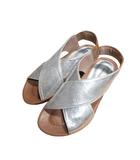 クロス サンダル メタリック ロー ヒール サイズ S シルバー カラー QQQ