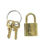 ルイヴィトン LOUIS VUITTON チャーム カデナ 錠前 刻印 鍵付き ロゴ ゴールド色 ■GY11 /MQ ■OH