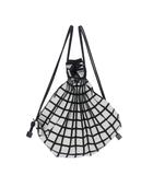 イッセイミヤケ ISSEY MIYAKE リュックサック デイパック プリーツ 巾着バッグ 白 黒 ホワイト ブラック