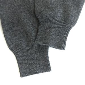 未使用品 プラダ PRADA カシミヤ100％ セーター ニット Vネック 長袖 