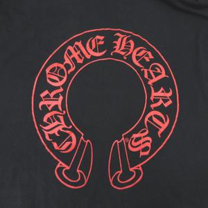 Chrome Hearts Tシャツ 特大赤ホースシュー 赤スクロールラベル 黒 クロムハーツ CHROME HEARTS Tシャツ カットソー 長袖 ロンT ホース