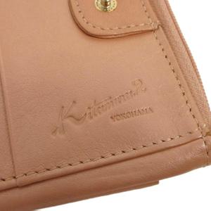 未使用 キタムラ Kitamura リボン付き二つ折り財布 ベージュホワイト Kitamura キタムラ 牛革 二つ折り財布 がま口 ロゴ型押し ピンク
