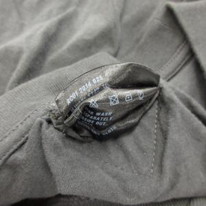 PRADA プラダ　グレー Vネック 長袖カットソー　トライアングルロゴ プラダ PRADA トライアングル リンガー Tシャツ カットソー V