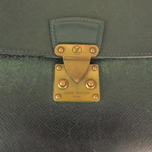 ルイヴィトン LOUIS VUITTON タイガ ポシェットクラド クラッチ