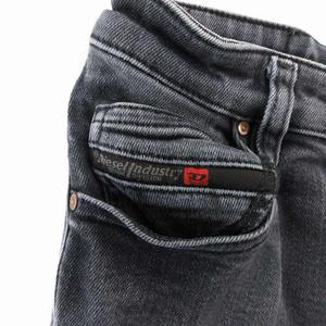 ディーゼル DIESEL スキニーデニムパンツ ジーンズ カットオフ ボタン 