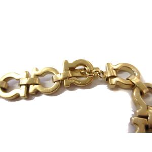 サルヴァトーレフェラガモ　チャームブレスレット 金色 Salvatore Ferragamo サルヴァトーレ・フェラガモ ブレスレット