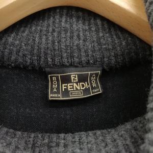 美品★FENDI jeans★総ロゴ タートルカットソー カーキ サイズ38 フェンディ FENDI jeans ヴィンテージ ロゴ刺繍 タートルネック