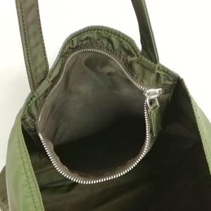 プラダ PRADA ポコノ ロボット ナイロン トートバッグ 三角プレート カーキ系 メンズ レディース