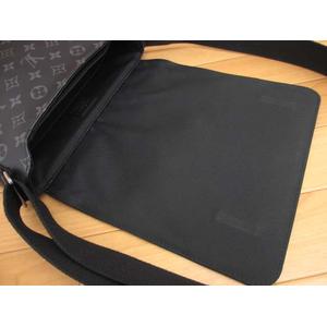ルイヴィトン LOUIS VUITTON M44000 ディストリクトPM NM ショルダーバッグ モノグラム エクリプス  メンズ