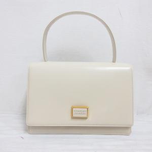 未使用品 シャルル ジョルダン CHARLES JOURDAN 2WAY ショルダー ハンド バッグ レザー 本革 オフホワイト 白 裏地付き 替え留め具 保存袋 箱付き レディース