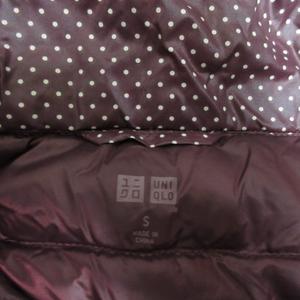 ユニクロ UNIQLO 美品 ドット柄 ウルトラライト ダウン ジャケット S ボルドー レディース