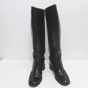 クリスチャンルブタンチェーンレザーブーツ 大胆なレッドソールで差をつける！ハードロックな足もとへと叶える