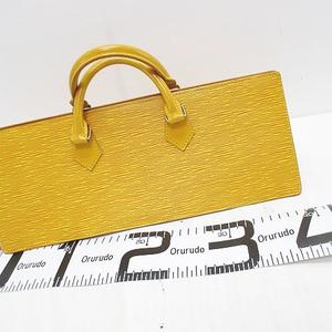 ルイヴィトン LOUIS VUITTON エピ サック トリアングル タッシリ