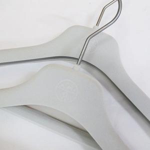 エルメスハンガー エルメス HERMES ハンガー 2本セット 白系 ホワイト ベロア ロゴ