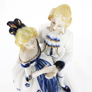 磁器人形　フィギュア　オルゴール付き となりのトトロ 磁器オルゴール（メイちゃんとおさんぽ/4957） | す