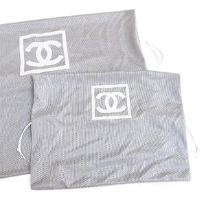 シャネル CHANEL 保存袋 巾着 大小２枚セット サイズ違い メッシュ 灰系 グレー ロゴ プリント