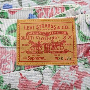 【中古】シュプリーム Levi's ローズ505ジーンズ デニムパンツ ジップフライ バラ柄 薔薇柄 総柄 水色 赤 緑 シュプリーム SUPREME Levi's Roses 505 Jeans ローズ505ジーンズ