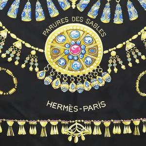 極美品 エルメス HERMES カレ90 PARURES DES SABLES 砂漠のアクセサリー スカーフ ストール 宝石 ジュエリー柄 シルク100％ ノアール ブラック 黒 BLACK メンズ レディース EKK2 