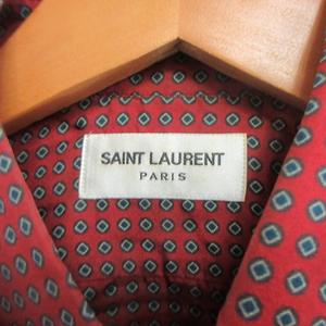 美品【値下げOK】 YVES SAINT LAURENT シャツ 36 赤　絹 美品【値下げOK】 YVES SAINT LAURENT シャツ 36 赤 絹 - メルカリ