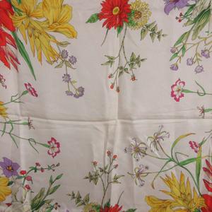 グッチ GUCCI スカーフ シルク 花柄 イタリア製 青 ブルー マルチカラー レディース
