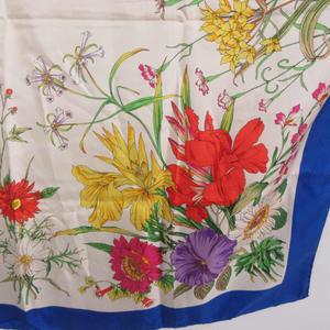 グッチ GUCCI スカーフ シルク 花柄 イタリア製 青 ブルー マルチカラー レディース