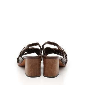 【新作】PRADA クロスストラップサンダル ブラウン レザー Prada クロスストラップ サンダル | ブラウン | FARFETCH JP