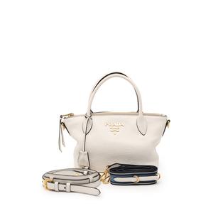 PRADA 白い革のハンドバッグです プラダ PRADA ハンドバッグ ショルダーバッグ 白 1BA111 レザー