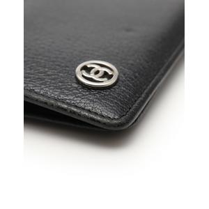 SO BLACK♡メンズにも【CHANEL】二つ折り 長財布 シャネル CHANEL 二つ折り長財布 黒 小物 レザー メンズ 114