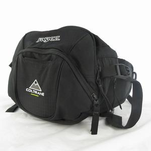 ジャンスポーツ JANSPORT COLTRANE ボディバッグ ショルダーバッグ ウエストバッグ ロゴ 刺繍 黒 ブラック 収納多数 鞄 メンズ