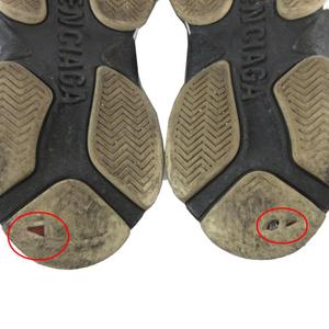 バレンシアガ BALENCIAGA TRIPLE S トリプルエス スニーカー ロゴ刺繍