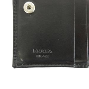 プラダ PRADA コンパクトウォレット 財布 二つ折り がま口 レザー ロゴ 型押し 黒 ブラック /XZ ■GY11 レディース