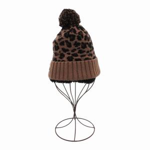 ナイキ NIKE NSW カフド POM フューチュラ ビーニー ニットキャップ 帽子 総柄 茶 ブラウン DM8403-256 /HO レディース