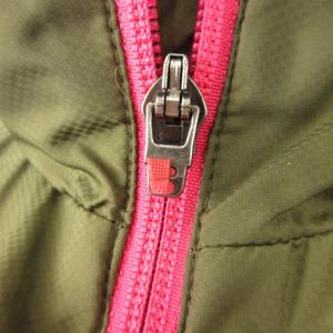 ナイキ NIKE ウィンドブレーカー 中綿 ジャケット ジップアップ スタンドカラー ロゴ スポーツ M 緑 カーキ /AH8 レディース