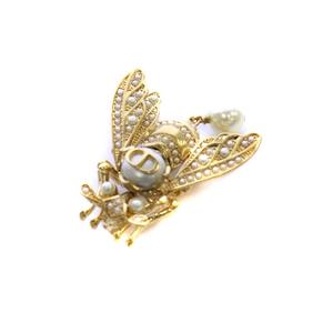 Christian Dior ハート型チャーム  ピンブローチ　ゴールド Christian Dior ハート型チャーム ピンブローチ ゴールド