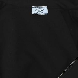 美品 プラダ PRADA パーカー 三角ロゴ クロップド丈 現行