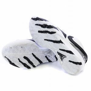 Nike バスケットボールシューズ ホワイト/グレー/ブラック Nike バスケットボールシューズ ホワイト/グレー/ブラック