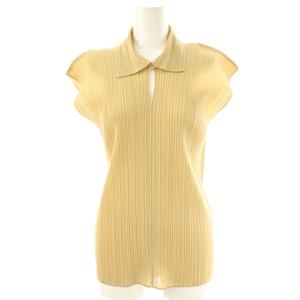 プリーツプリーズ ベージュ ノースリーブカットソー ISSEY MIYAKE（ノースリーブ ・ カットソー(半袖/袖なし)）のフリマ