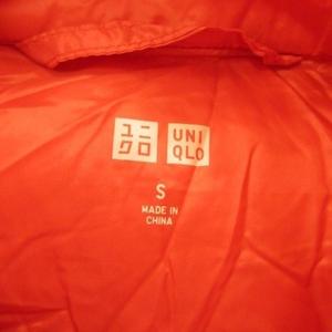 ユニクロ UNIQLO ダウンジャケット S オレンジ 無地 スタンドカラー 長袖 ポーチ付き /AH12 ■GY61 メンズ