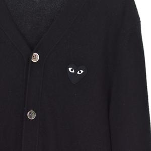 PLAY COMME des GARÇONS 黒のハート刺繍カーディガンー プレイコモデ