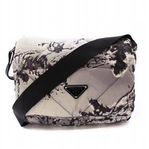 プラダ PRADA Re-Nylon プリント ショルダーバッグ クロスボディバッグ 三角プレート グレー /KH メンズ