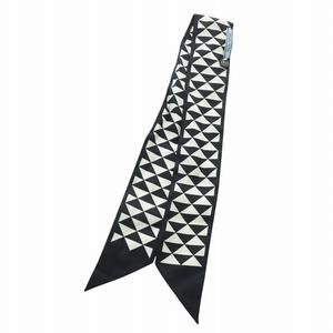 プラダ PRADA スカーフ ツイル 絹 シルク トライアングル柄 総柄 ロゴ 黒 ブラック 白 ホワイト /XZ ■OH ■GY19 レディース