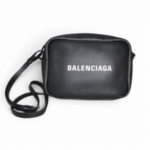 バレンシアガ BALENCIAGA エブリデイ カメラバッグ ショルダーバッグ クロスボディバッグ ロゴ ブラック E05130126363 メンズ レディース