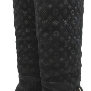 ルイヴィトン LOUIS VUITTON モノグラム ムートンブーツ ロング ロゴ金具 ゴールド金具 総柄 23.5cm 黒 ブラック ■IBO100 レディース